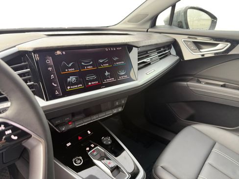 Certified 2025 Audi Q4 e-tron Premium w/ Convenience Package image 12