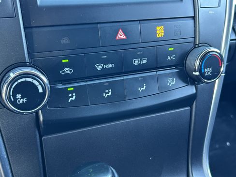 Used 2017 Toyota Camry SE image 26