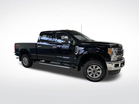 Certified 2017 Ford F250 Lariat w/ Chrome Package image 41