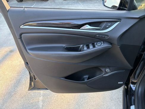 Used 2020 Buick Enclave Avenir w/ Avenir Technology Package image 18