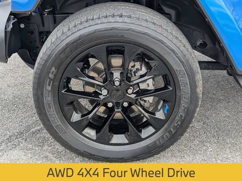 Used 2022 Jeep Wrangler Unlimited Sahara w/ Safety Group AWD/4WD image 12