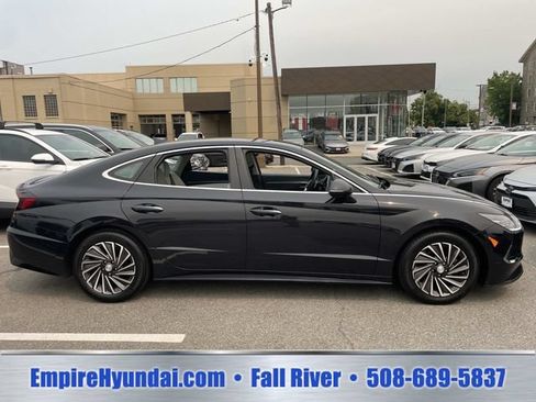 Used 2023 Hyundai Sonata SEL w/ Cargo Package FWD image 3