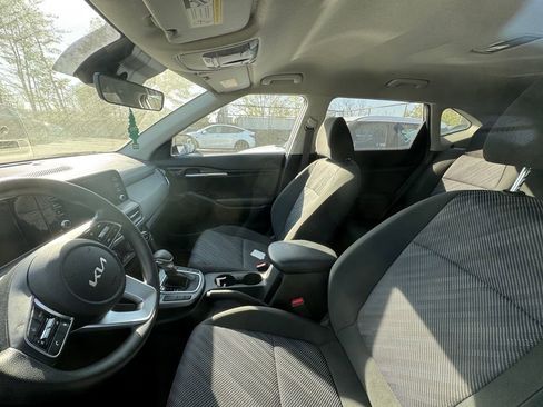 Certified 2025 Kia Seltos LX image 8