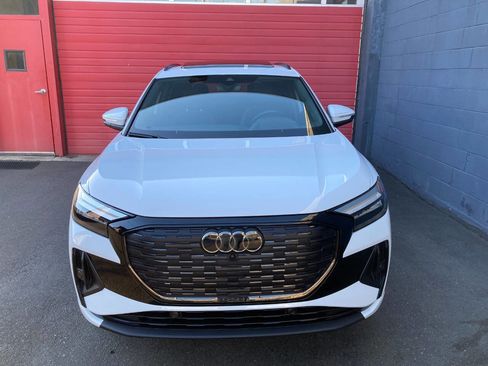 Used 2023 Audi Q4 e-tron Premium Plus w/ Premium Plus image 7