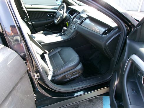 Used 2017 Ford Taurus SEL image 8