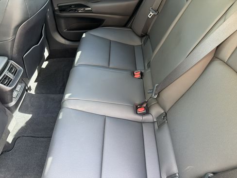 Used 2023 Lexus ES 350 w/ Premium Package FWD image 29