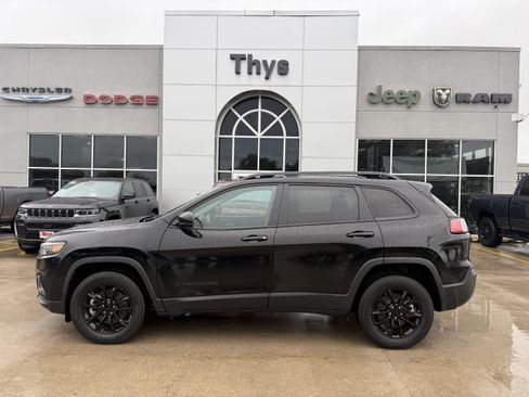 Used 2023 Jeep Cherokee Altitude Lux AWD/4WD image 33
