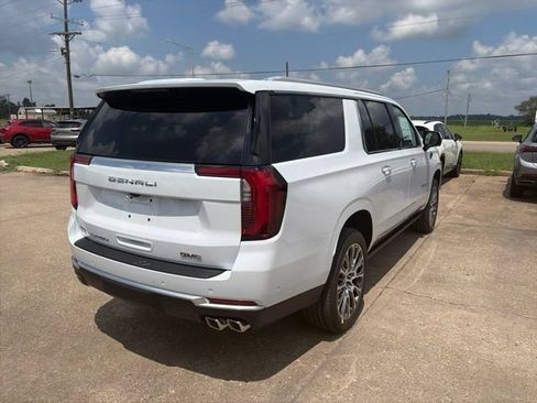 New 2026 GMC Yukon XL Denali w/ Sun & Power Step Package AWD/4WD image 6
