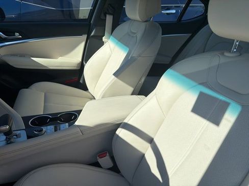 Used 2026 Genesis G70 2.5T image 14