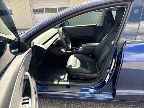 Used 2024 Tesla Model 3 Standard Range image 18