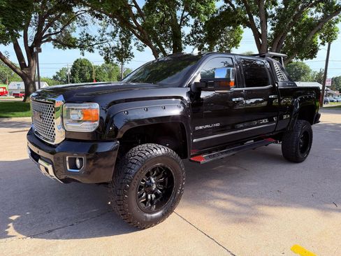 Used 2016 GMC Sierra 3500 Denali w/ Driver Alert Package AWD/4WD image 7