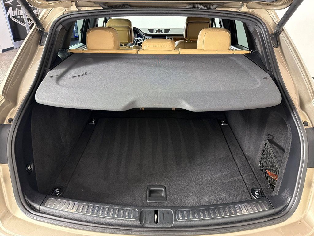 Used 2018 Porsche Macan AWD/4WD image 22