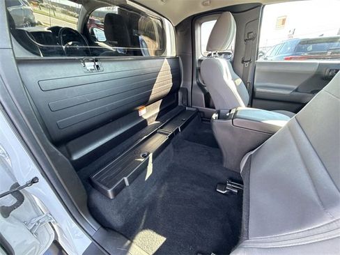 Used 2022 Toyota Tacoma SR image 24