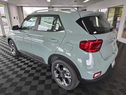 New 2026 Hyundai Venue SEL FWD image 5
