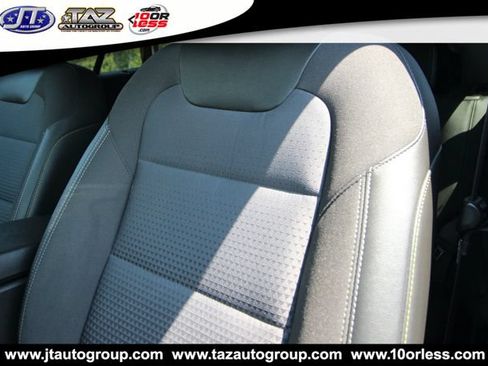 Used 2025 Chevrolet Trax LT w/ LT Convenience Package FWD image 11