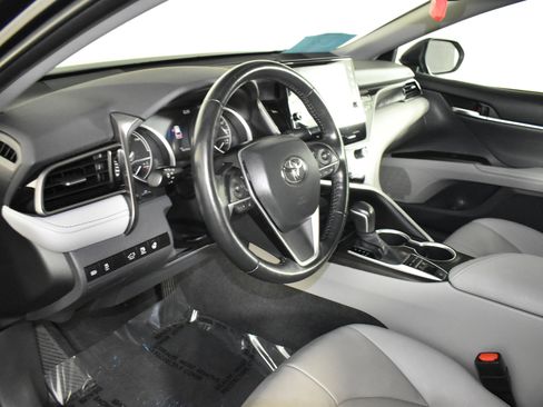 Used 2022 Toyota Camry XLE image 39