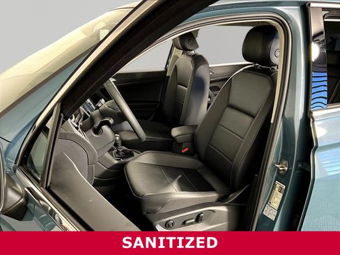 Used 2020 Volkswagen Tiguan SE w/ Panoramic Sunroof Package FWD image 21