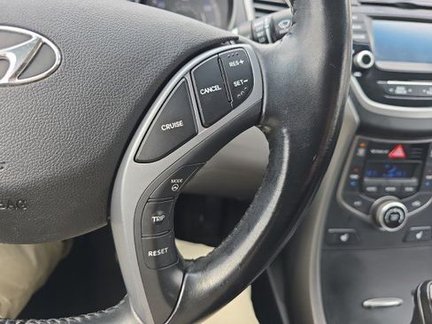 Used 2016 Hyundai Elantra Limited image 21