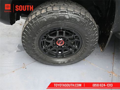 Used 2022 Toyota Tacoma TRD Pro image 38