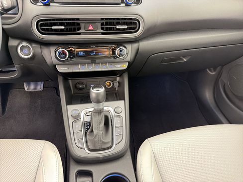 Used 2022 Hyundai Kona Limited w/ Cargo Package FWD image 19