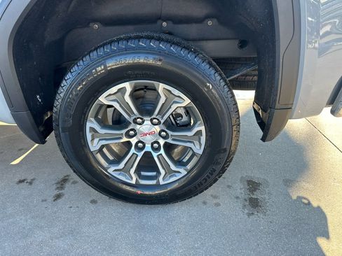 New 2025 GMC Sierra 1500 SLE w/ Preferred Package image 15