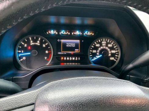 Used 2015 Ford F150 XLT w/ Equipment Group 302A Luxury image 24