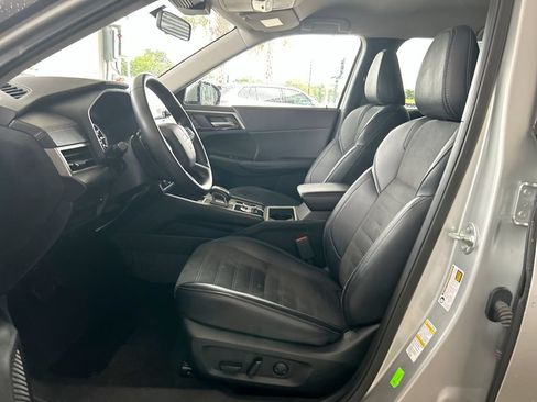 Used 2024 Mitsubishi Outlander SE FWD image 11
