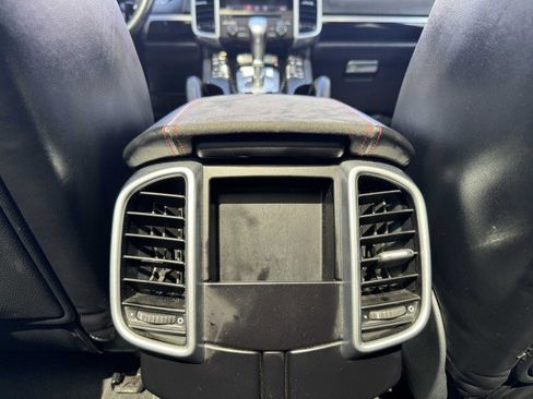 Used 2017 Porsche Cayenne GTS image 40