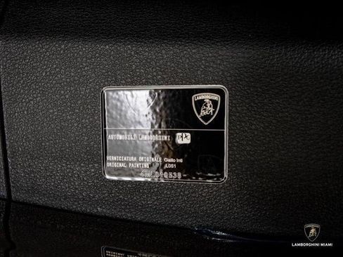 Used 2024 Lamborghini Urus Performante AWD/4WD image 25