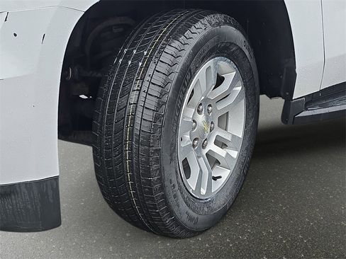 Used 2019 Chevrolet Suburban LT image 37