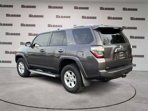 Used 2018 Toyota 4Runner SR5 image 3