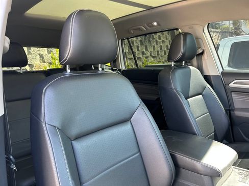 Used 2021 Volkswagen Atlas SE w/ Panoramic Sunroof Package FWD image 13