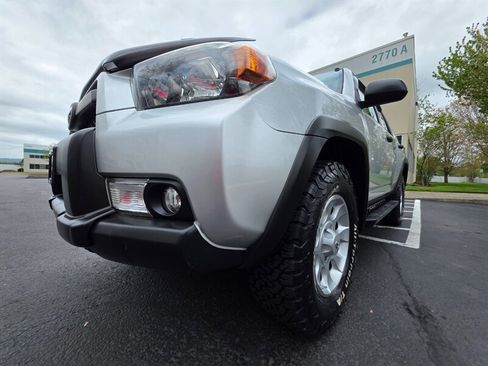 Used 2011 Toyota 4Runner Trail AWD/4WD image 10