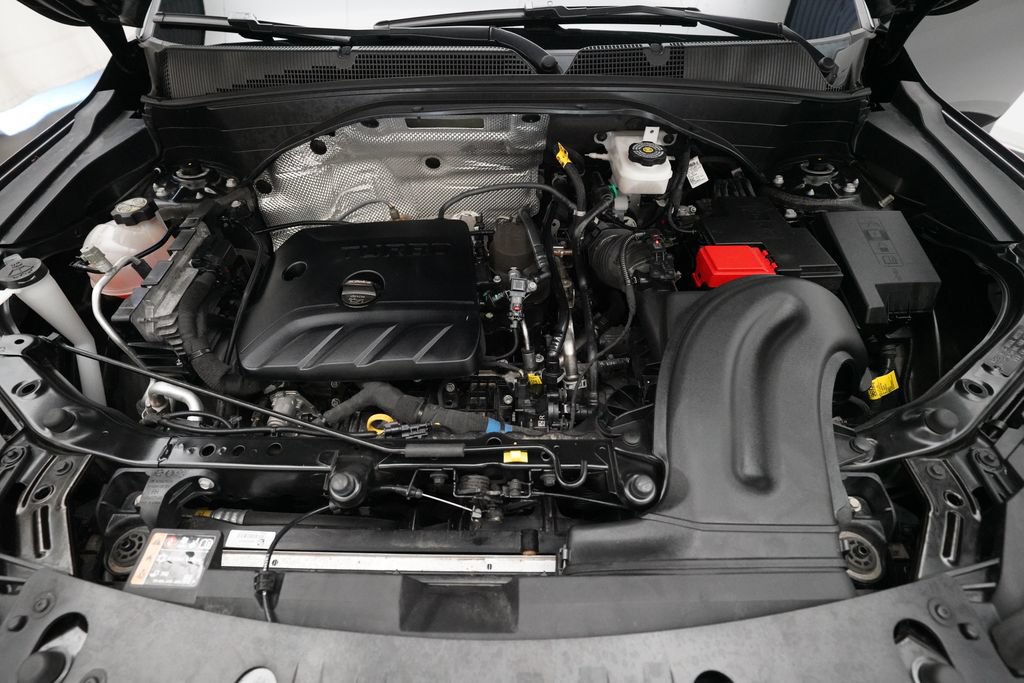 Used 2025 Chevrolet TrailBlazer LT AWD/4WD image 3
