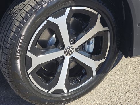 New 2026 Volkswagen Tiguan SE image 14
