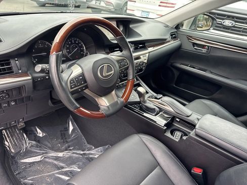 Used 2018 Lexus ES 350 w/ Navigation System Package image 17