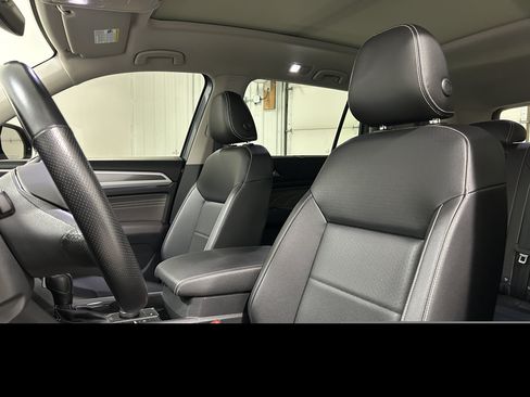 Used 2023 Volkswagen Atlas SEL R-Line AWD/4WD image 26