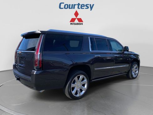 Used 2017 Cadillac Escalade ESV Premium Luxury AWD/4WD image 7