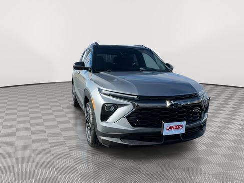 Used 2025 Chevrolet TrailBlazer RS w/ Driver Confidence Package image 3