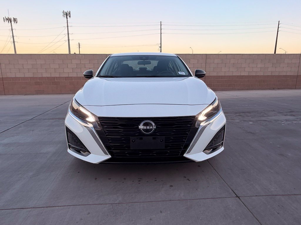 Used 2025 Nissan Altima 2.5 SV FWD image 4