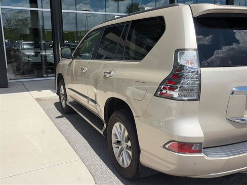 Used 2015 Lexus GX 460 w/ Premium Package AWD/4WD image 9