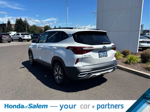Used 2021 Kia Seltos EX AWD/4WD image 3