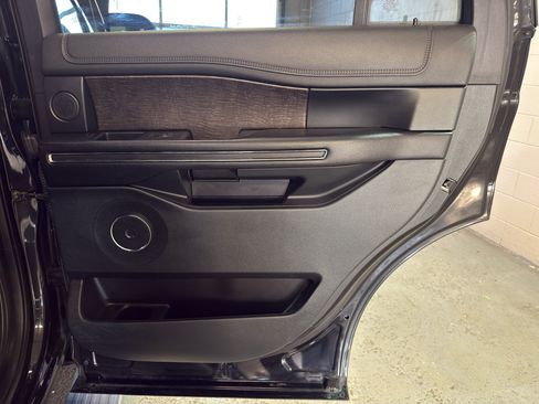 Used 2020 Ford Expedition Limited RWD image 27