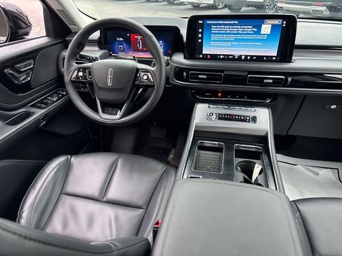 New 2026 Lincoln Aviator AWD w/ Jet Appearance Package image 30