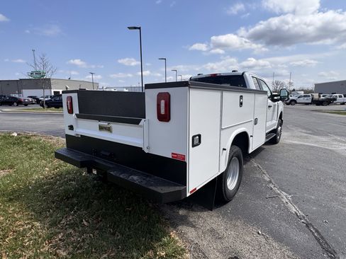 New 2025 Ford F350 XL w/ XL Chrome Package image 3