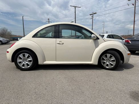 Used 2008 Volkswagen Beetle S image 6
