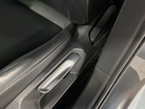 Used 2019 Volkswagen Jetta SE w/ Cold Weather Package FWD image 17