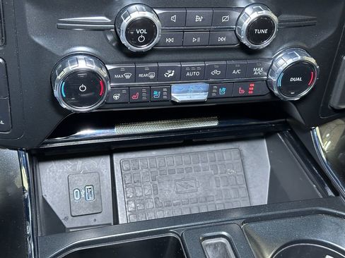 Certified 2022 Ford F150 Lariat w/ Equipment Group 502A High image 43