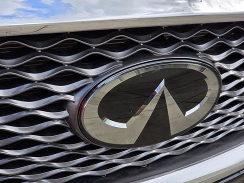 Used 2023 INFINITI QX50 Luxe image 11