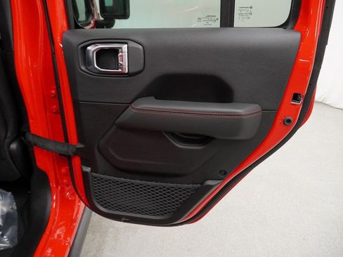 New 2026 Jeep Wrangler Unlimited Rubicon image 32